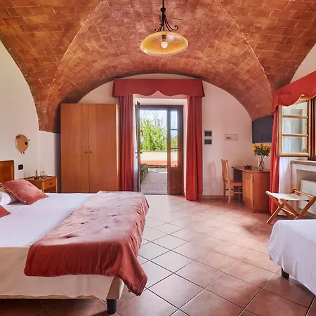 Fattoria Belvedere Hotel 4*