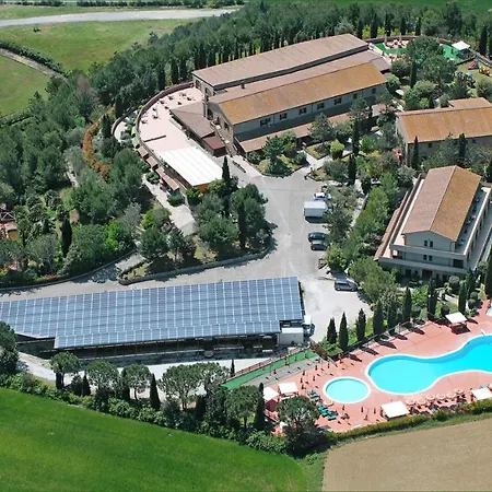 Fattoria Belvedere Hotell 4*