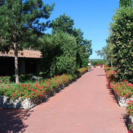 Fattoria Belvedere Hotel 4*